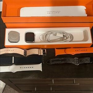 Apple Watch series 7. Stainless steel 41 mm. Cellular. GPS. GUC